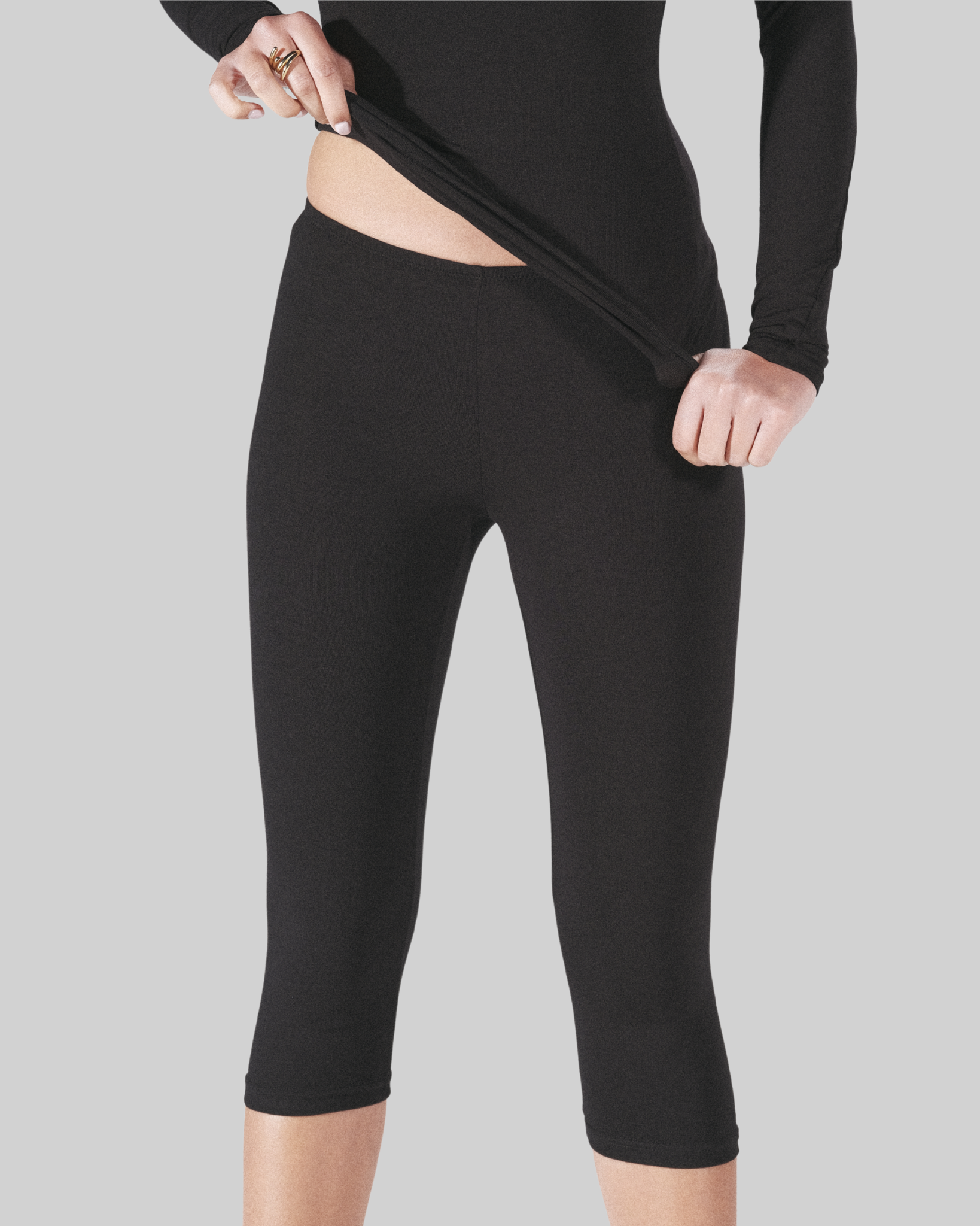 BASICS CUNT CAPRI (BLACK)